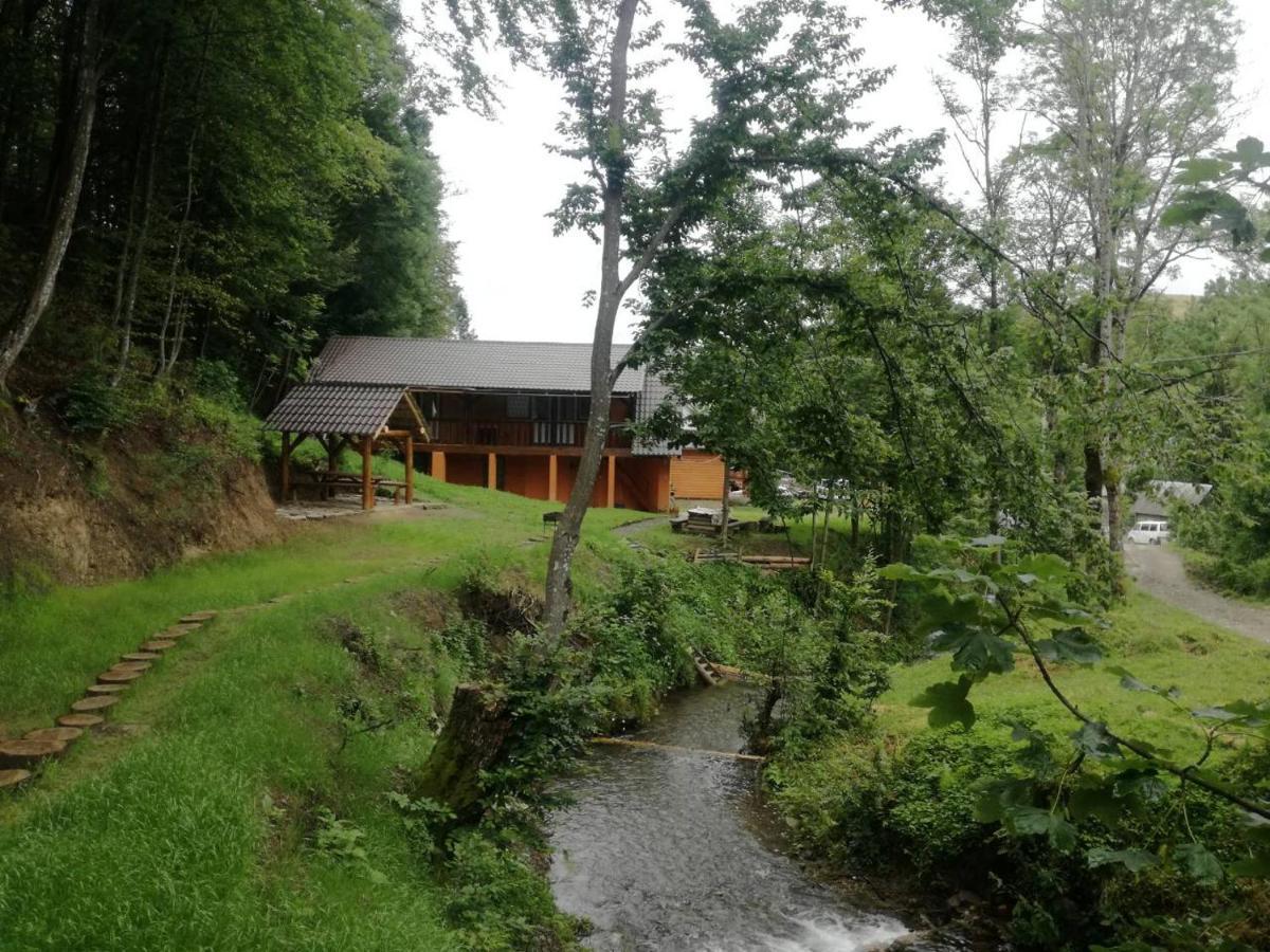 Cottage V Gorakh Izky Exterior foto